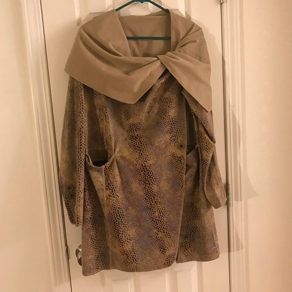 Rachel Zoe Jackets & Blazers - Rachel Zoe snake print / tan faux suede reversible jacket. Size small GUC